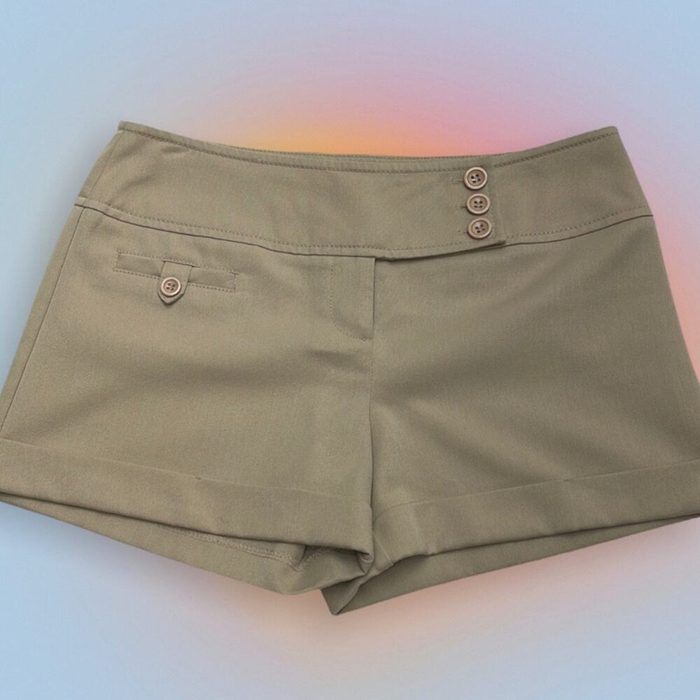 LOVE CULTURE Women’s Medium Tan Shorts